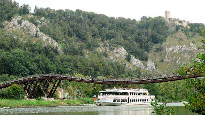 Holzhängebrücke in Essing
